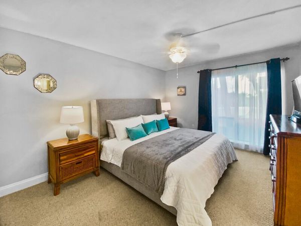 Siesta Key Vacation Condo Two Bedroom Walk to Beach