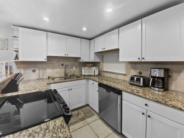 Siesta Key Vacation Condo Two Bedroom Walk to Beach
