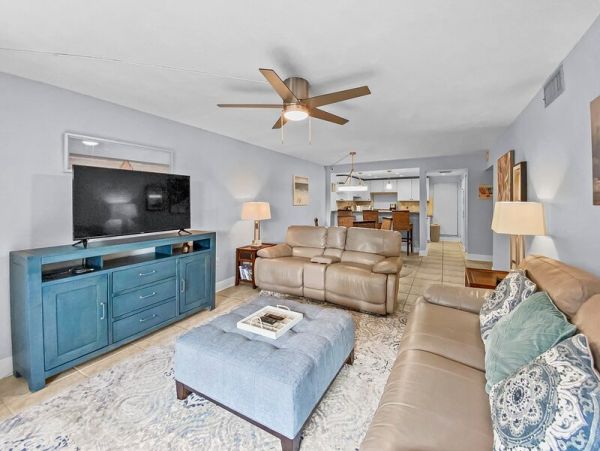Siesta Key Vacation Condo Two Bedroom Walk to Beach