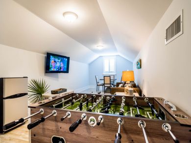 Luxury Seven Bedroom Rental Steps to the Beach Sleeps 25