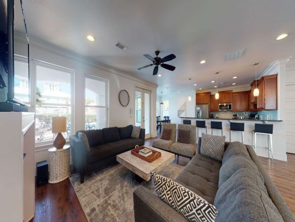 Destin 9 Bedroom Retreat Less Than One Block from the Beach!