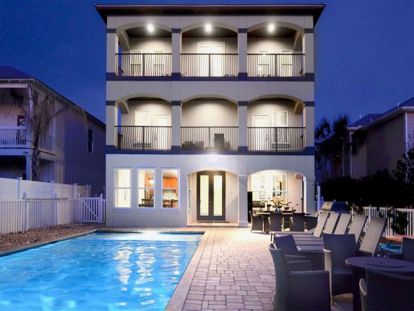 Destin 9 Bedroom Retreat Less Than One Block from the Beach!