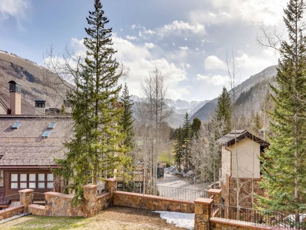 3 Bedroom Condo Rental in Vail Ski in Ski Out Vail