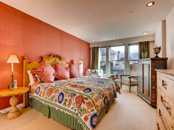 3 Bedroom Condo Rental in Vail Ski in Ski Out Vail