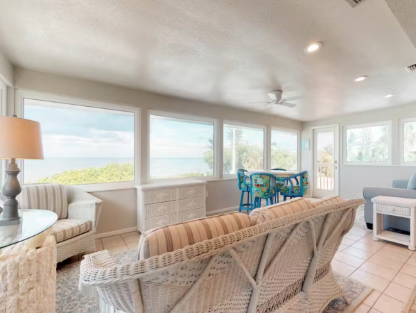 2 Bedroom Condo in Anna Maria Island Lovely Interior