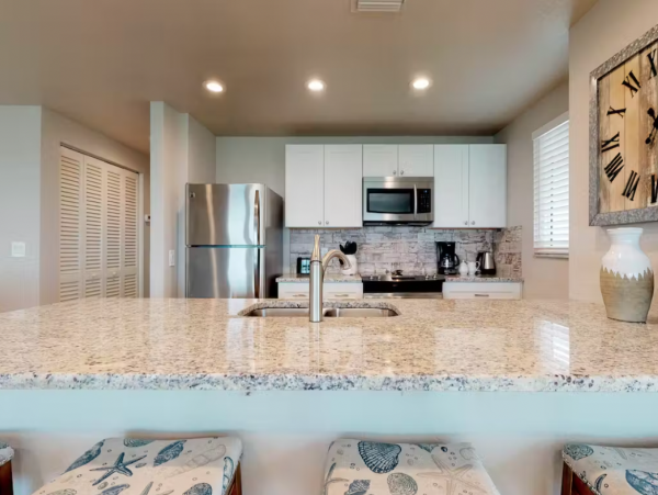 2 Bedroom Condo in Anna Maria Island Lovely Interior