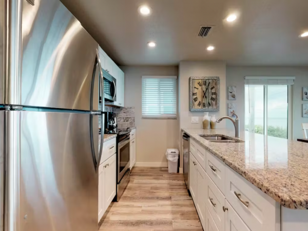 2 Bedroom Condo in Anna Maria Island Lovely Interior