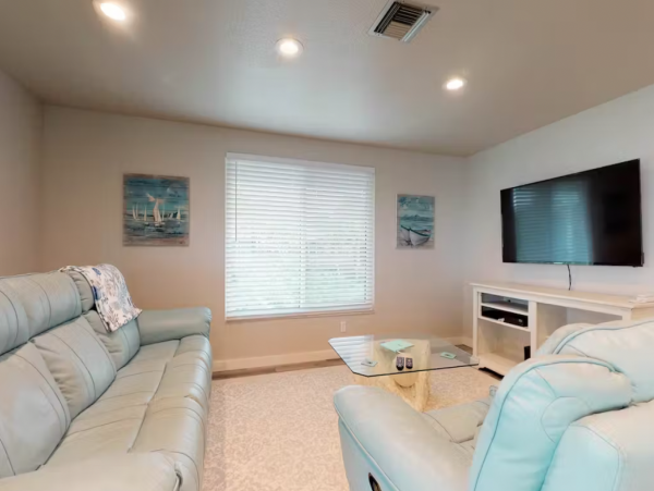2 Bedroom Condo in Anna Maria Island Lovely Interior