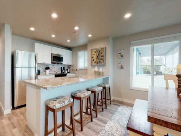 2 Bedroom Condo in Anna Maria Island Lovely Interior