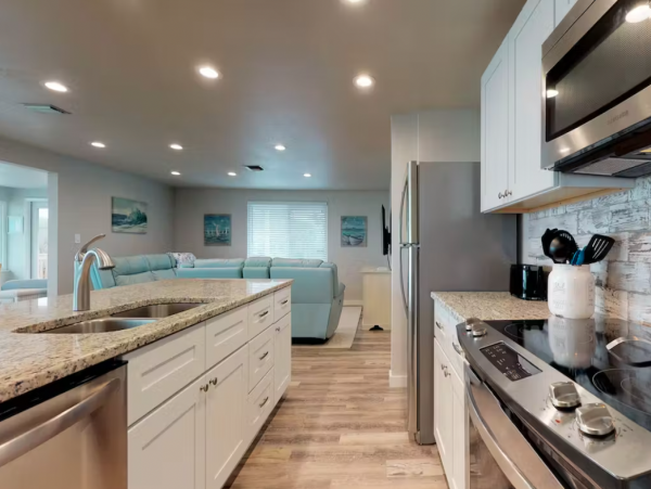 2 Bedroom Condo in Anna Maria Island Lovely Interior