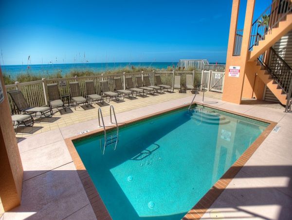 Bradenton Beach to Bay Condo Stunning Location and Interior