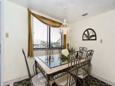 2 Bedroom Condo in Siesta Key Beachfront Views of Gulf