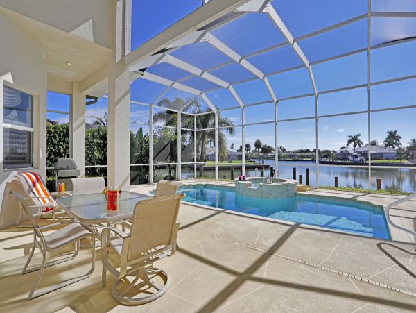 Stunning 3 Bedroom Home with Private Pool and Boat Dock