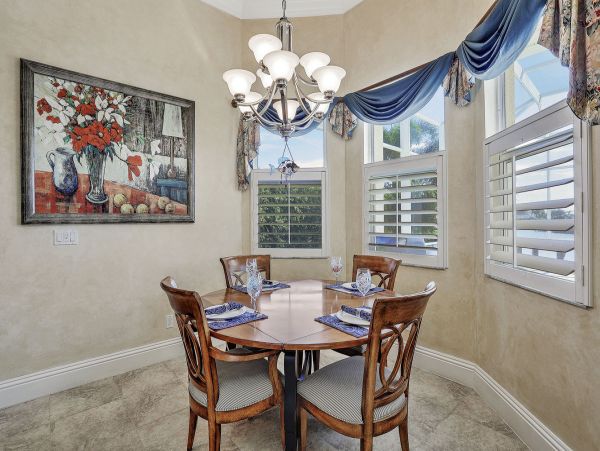 Stunning 3 Bedroom Home with Private Pool and Boat Dock