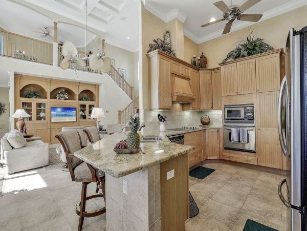 Stunning 3 Bedroom Home with Private Pool and Boat Dock