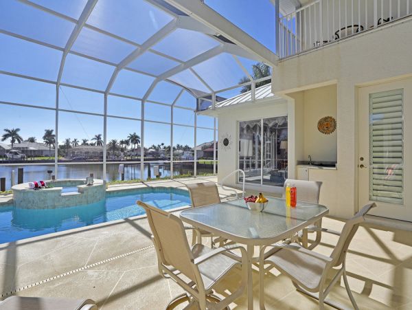 Stunning 3 Bedroom Home with Private Pool and Boat Dock