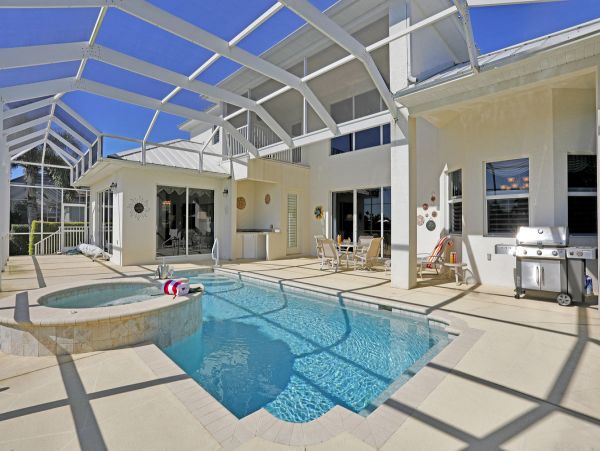 Stunning 3 Bedroom Home with Private Pool and Boat Dock