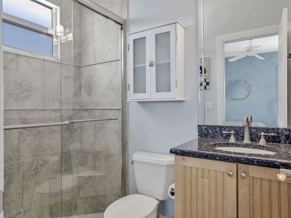 Stunning 3 Bedroom Home with Private Pool and Boat Dock