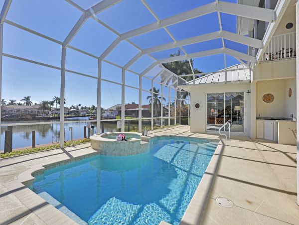 Stunning 3 Bedroom Home with Private Pool and Boat Dock