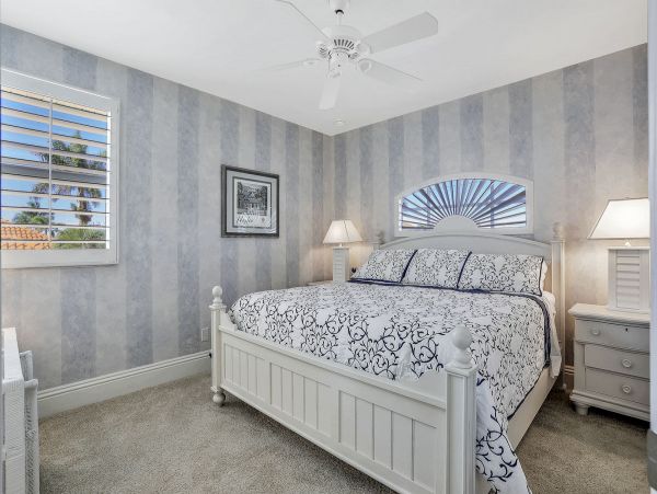 Stunning 3 Bedroom Home with Private Pool and Boat Dock