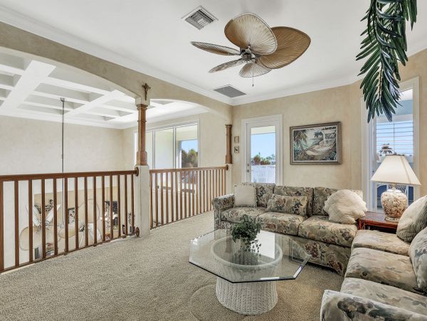 Stunning 3 Bedroom Home with Private Pool and Boat Dock