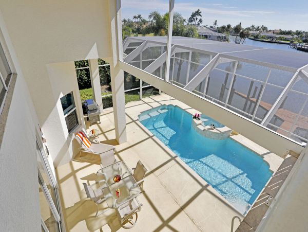 Stunning 3 Bedroom Home with Private Pool and Boat Dock