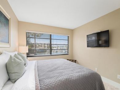 Bay Front Vacation Condo in Marco Island 3 Bedroom Luxury. Bay Front Vacation Condo in Marco Island 3 Bedroom Luxury.