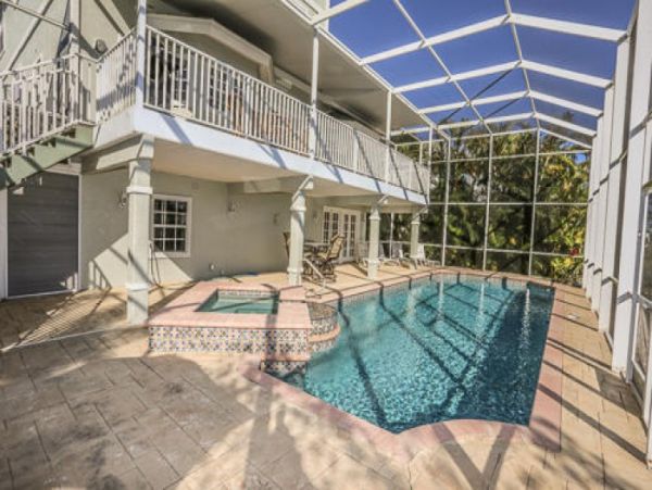 Fort Myers Pool Home Five Minutes to the Beach 4 Bedrooms