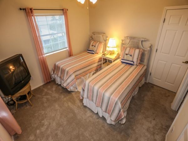 Fort Myers Pool Home Five Minutes to the Beach 4 Bedrooms