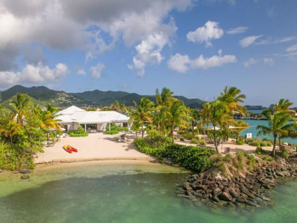 Ultimate Vacation Beachfront Estate on Antigua Sleeps 14