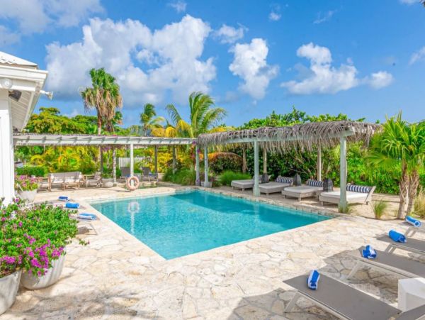 Ultimate Vacation Beachfront Estate on Antigua Sleeps 14