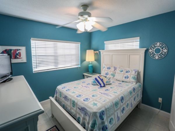 Fort Myers Pool Vacation Home One Minute to the Beach