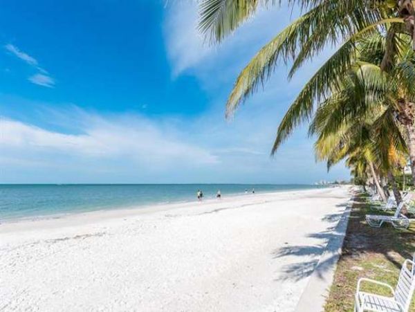 Fort Myers Pool Vacation Home One Minute to the Beach