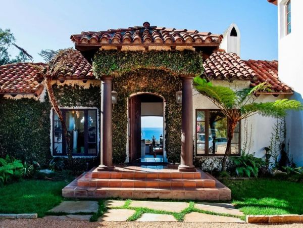 Santa Barbara Luxury Beachfront Vacation Home