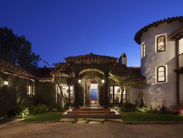 Santa Barbara Luxury Beachfront Vacation Home
