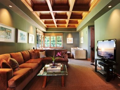 Four Bedroom Vacation Home with Pool and Hot Tub Sleeps 8 Four Bedroom Vacation Home with Pool and Hot Tub Sleeps 8