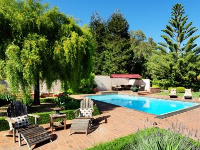 Four Bedroom Vacation Home with Pool and Hot Tub Sleeps 8 Four Bedroom Vacation Home with Pool and Hot Tub Sleeps 8