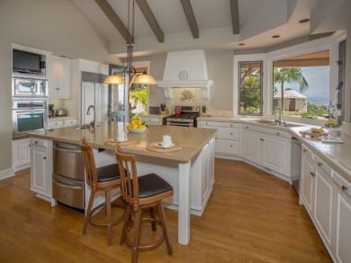 Four Bedroom Vacation Home with Pool and Hot Tub Sleeps 8 Four Bedroom Vacation Home with Pool and Hot Tub Sleeps 8
