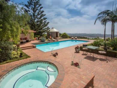 Four Bedroom Vacation Home with Pool and Hot Tub Sleeps 8 Four Bedroom Vacation Home with Pool and Hot Tub Sleeps 8