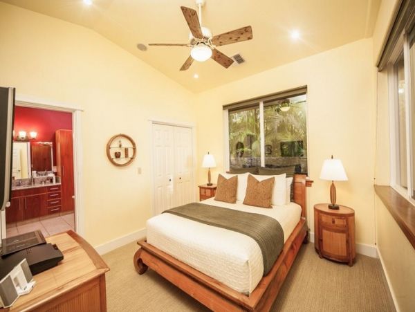 Wailea Luxury Four Bedroom Main House Guest Cottage