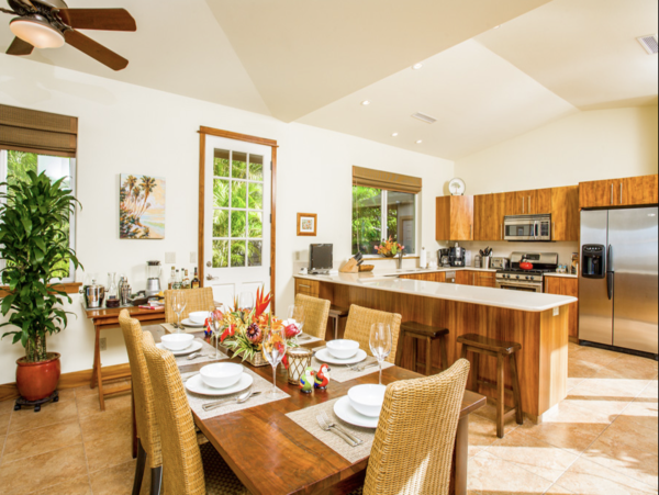 Wailea Luxury Four Bedroom Main House Guest Cottage