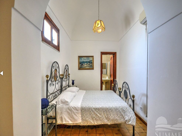 Praiano, Italy Villa Three Bedrooms Sleeps 11 & Sea Views