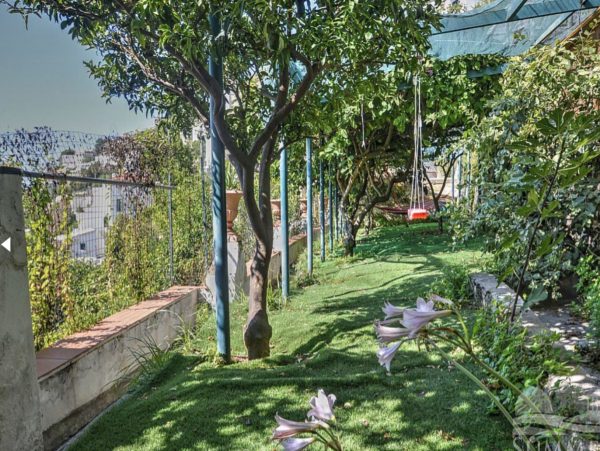 Praiano, Italy Villa Three Bedrooms Sleeps 11 & Sea Views