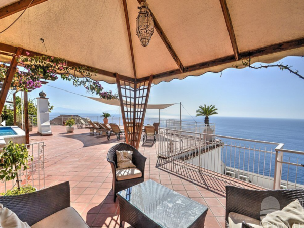 Praiano, Italy Villa Three Bedrooms Sleeps 11 & Sea Views
