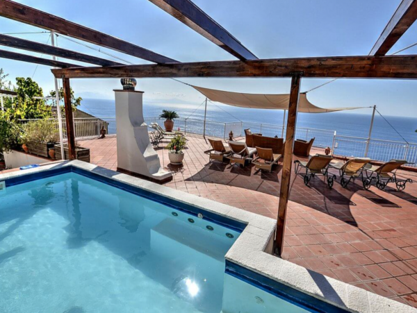 Praiano, Italy Villa Three Bedrooms Sleeps 11 & Sea Views