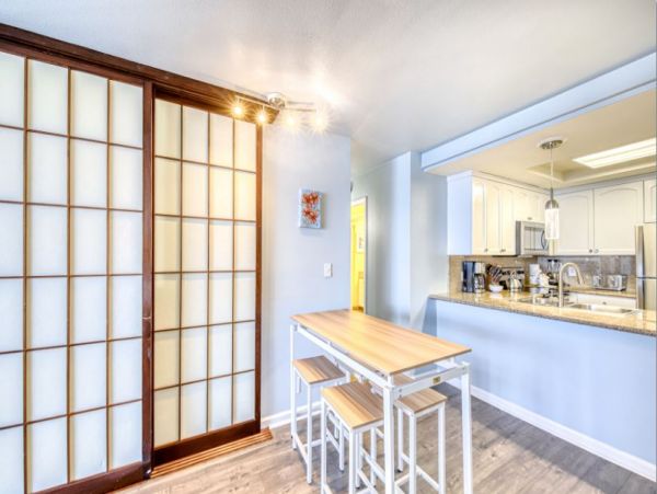 On Beach Lahaina Vacation Condo Two Bedrooms Sleeps 6