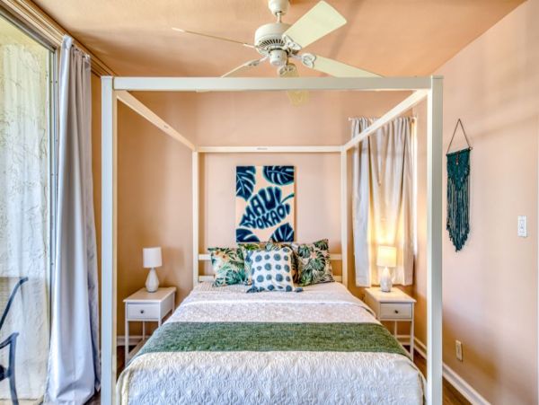 On Beach Lahaina Vacation Condo Two Bedrooms Sleeps 6