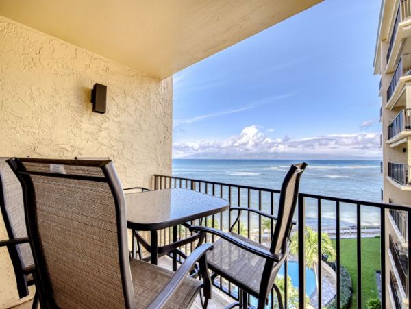On Beach Lahaina Vacation Condo Two Bedrooms Sleeps 6