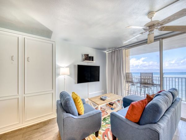 On Beach Lahaina Vacation Condo Two Bedrooms Sleeps 6