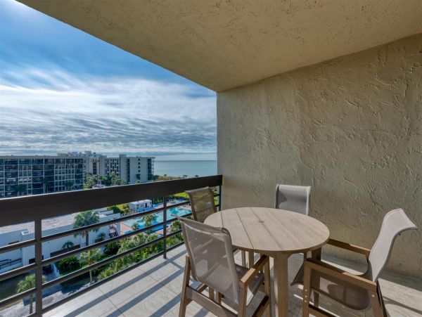 Longboat Key 2 Bedroom Beach Condo Great Resort Amenities